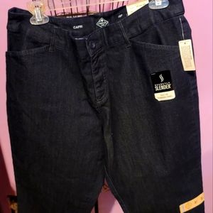 St. John's Bay petite denim capri